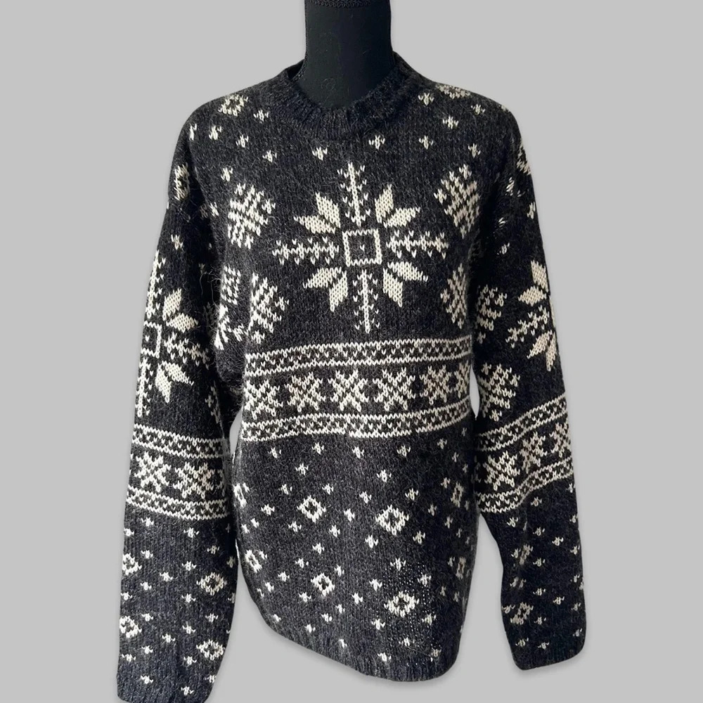 Vintage Christopher Rand Wool Blend Heavy Weight Snowflake Sweater